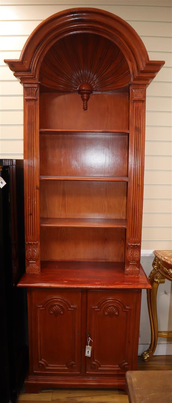 A pair of cupboards W.90cm